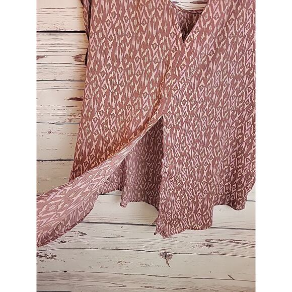 Torrid Pink Ikat Print Georgette Strappy Split Back Short Sleeve Top Sz 2X - Picture 7 of 9